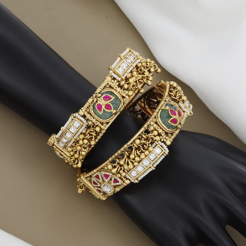 Antique Broad Patla Set with Polki, Green Stones & Pearl Drop
