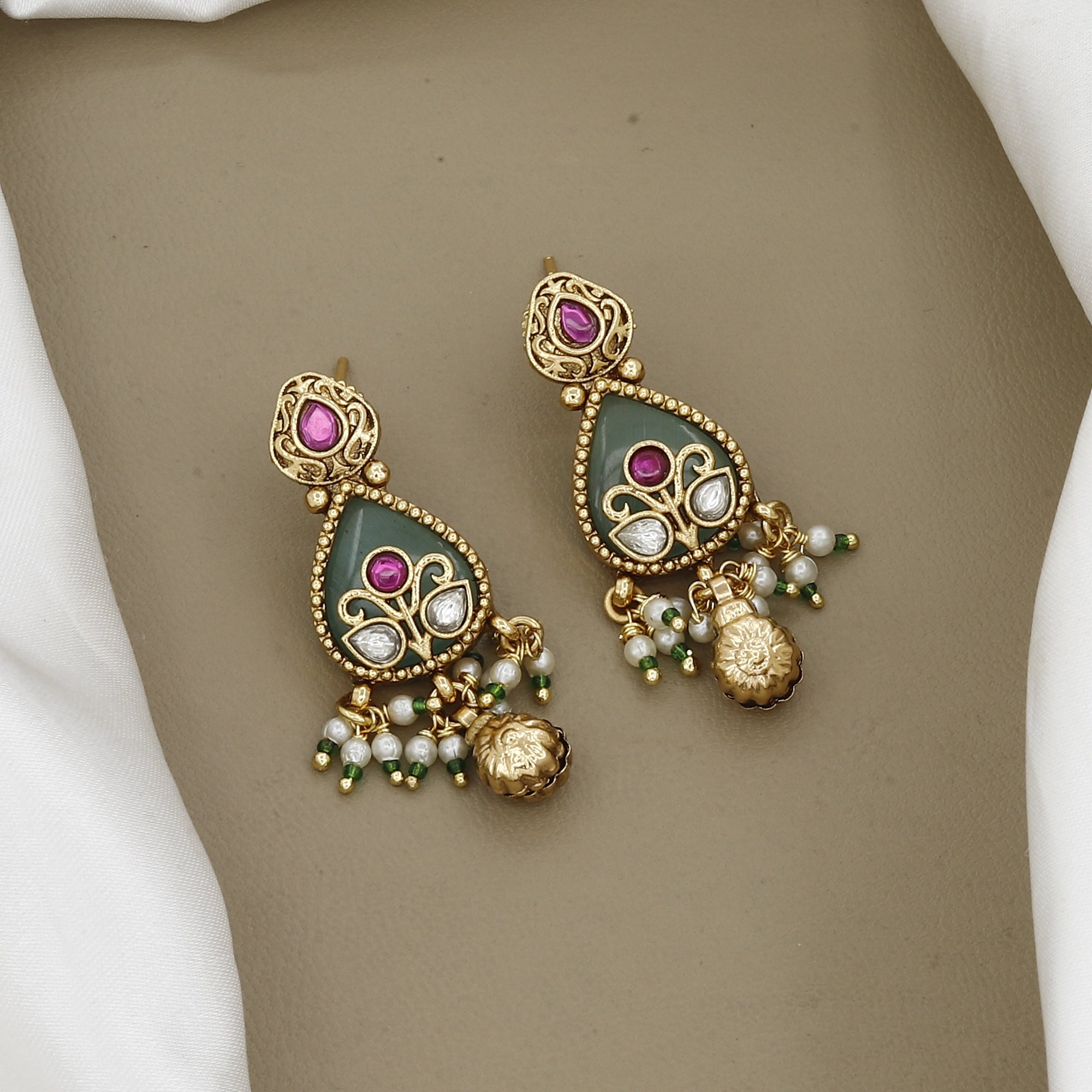 Antique Gold-Plated Meenakari Necklace Set with Kundan & Pearl Accents