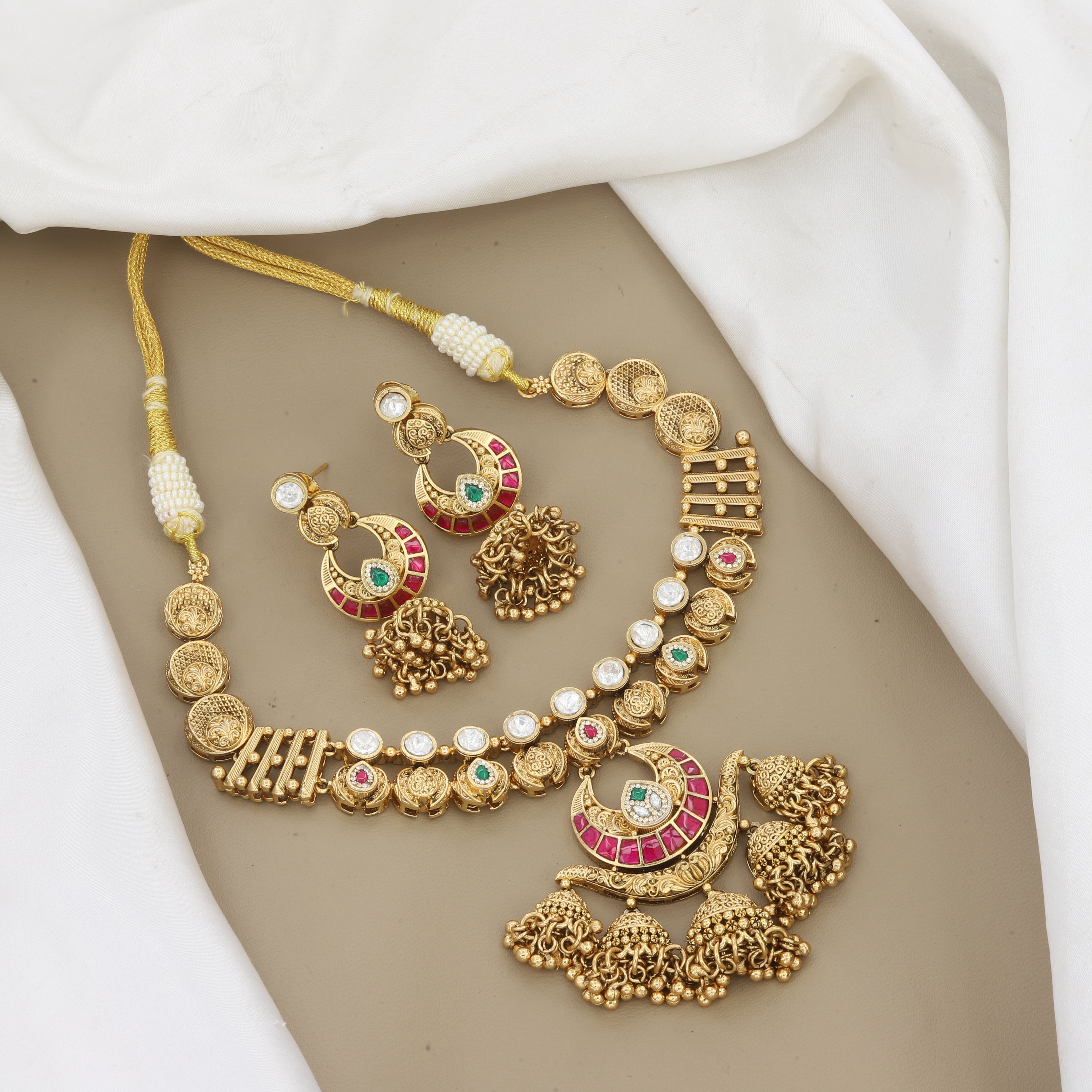 Antique Gold Kundan Chandbali Necklace Set with Earrings
