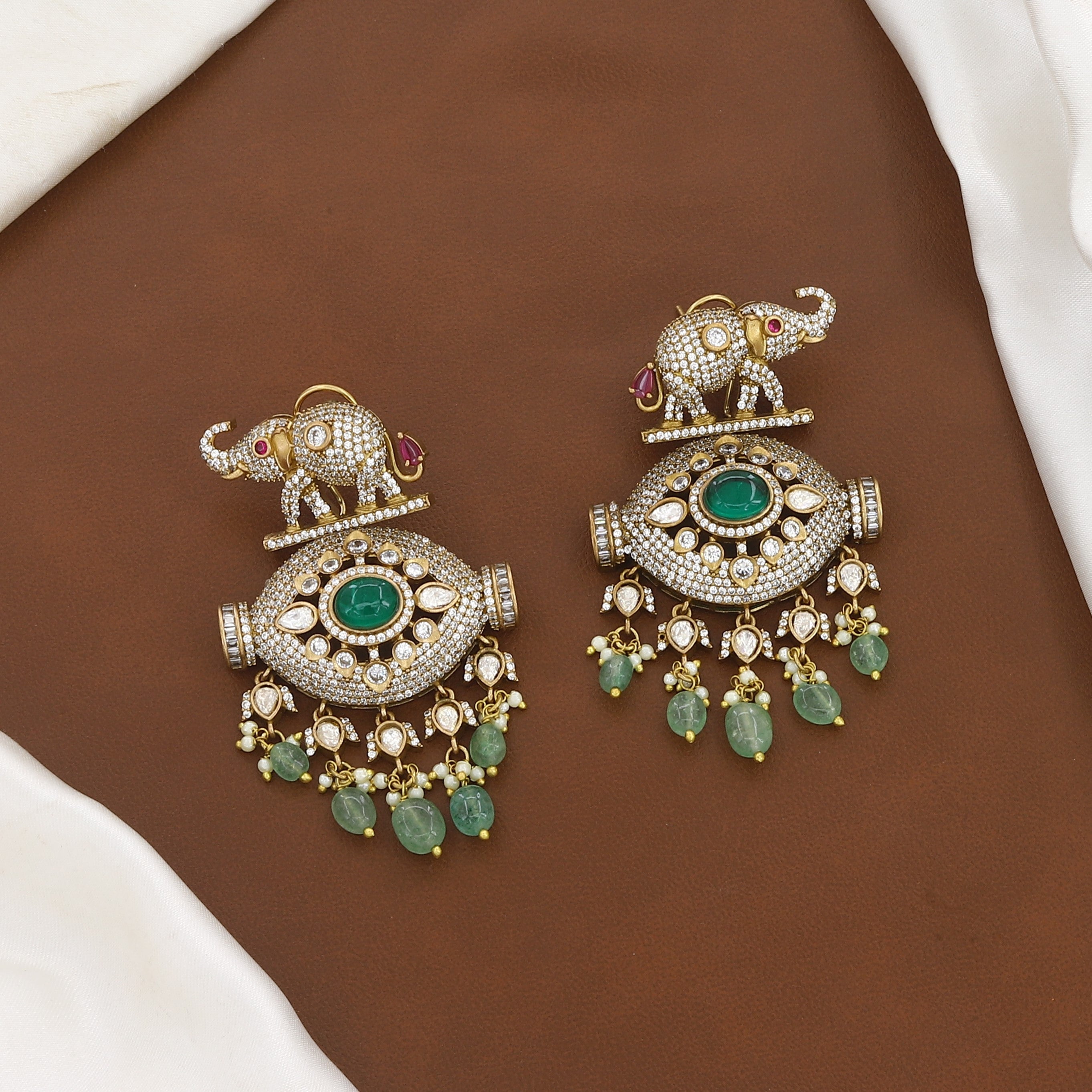 Antique Elephant Design Kundan & Emerald Jewelry Set