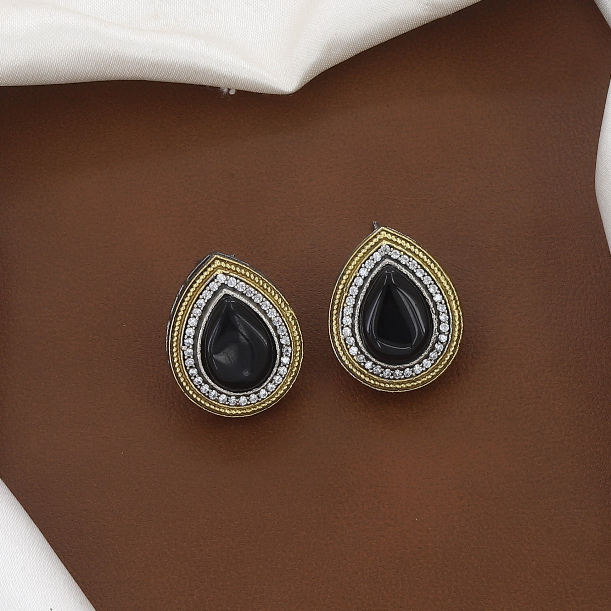 Dual-Tone Black Onyx Necklace Set with Gold Bird Motifs