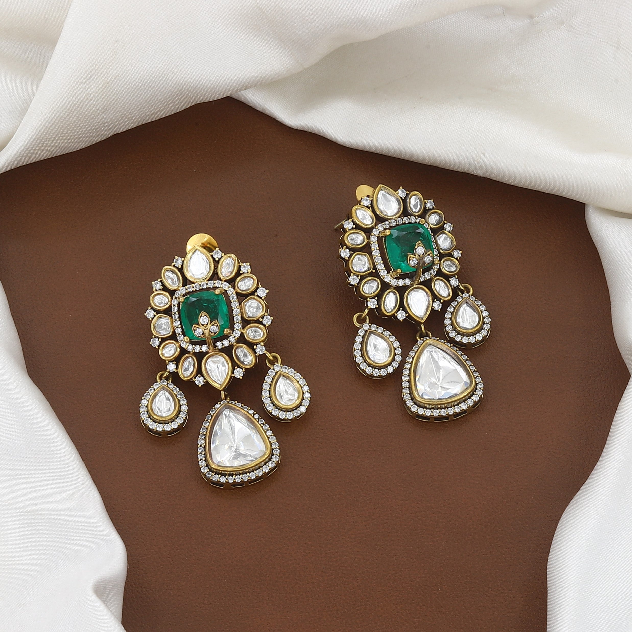 Royal Mother of Pearl Polki Necklace Set with Emeralds